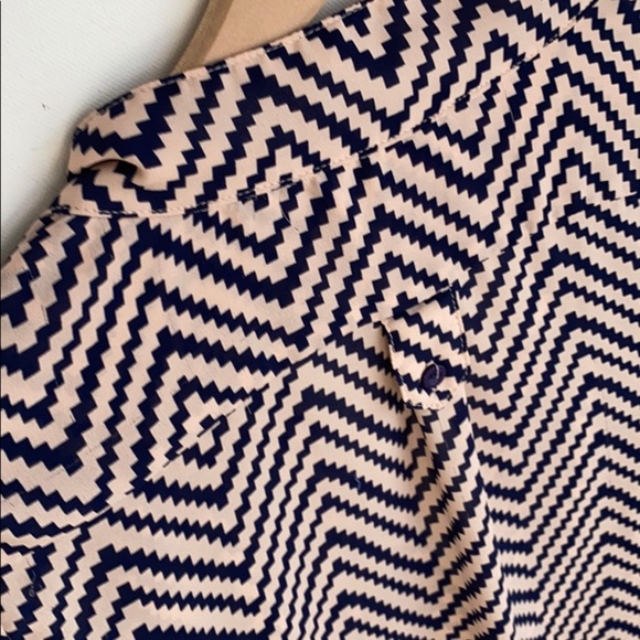 entro 3/4 Sleeved chevron blouse, Size S - Picture 8 of 9